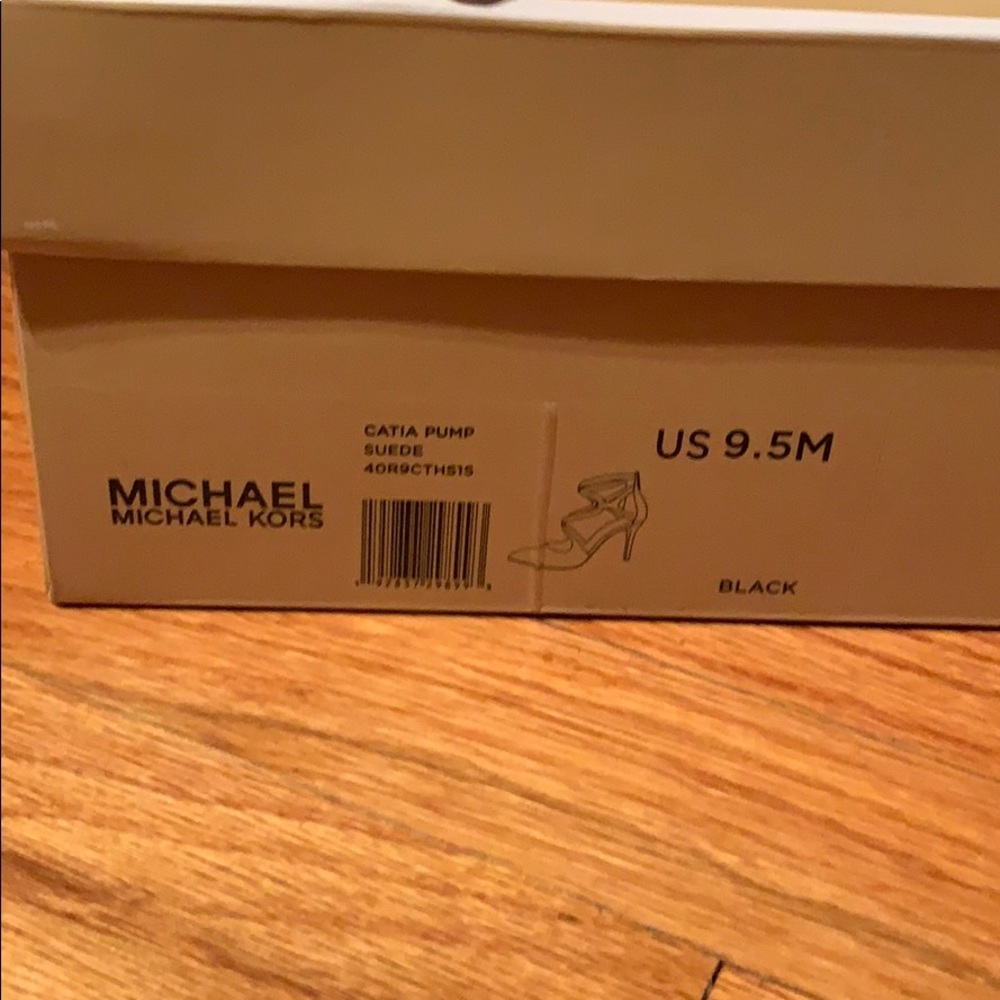 Michael Kors suede pump - Picture 4 of 7